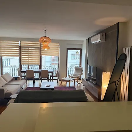 Spacious 3br Gem, Elevator, Cozy Area Апартаменты