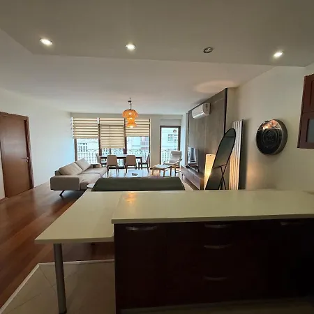Spacious 3br Gem, Elevator, Cozy Area Istanbul