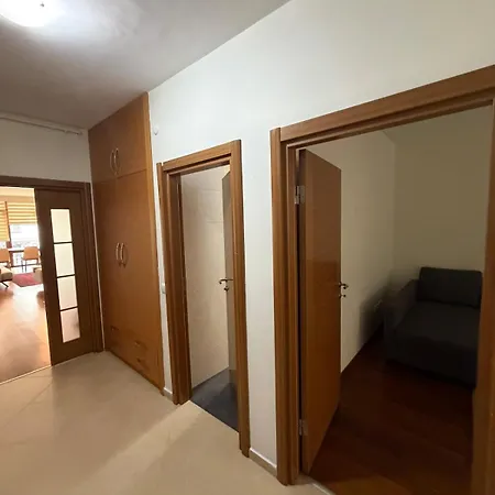 Апартаменты Spacious 3br Gem, Elevator, Cozy Area *