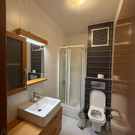 Spacious 3br Gem, Elevator, Cozy Area *